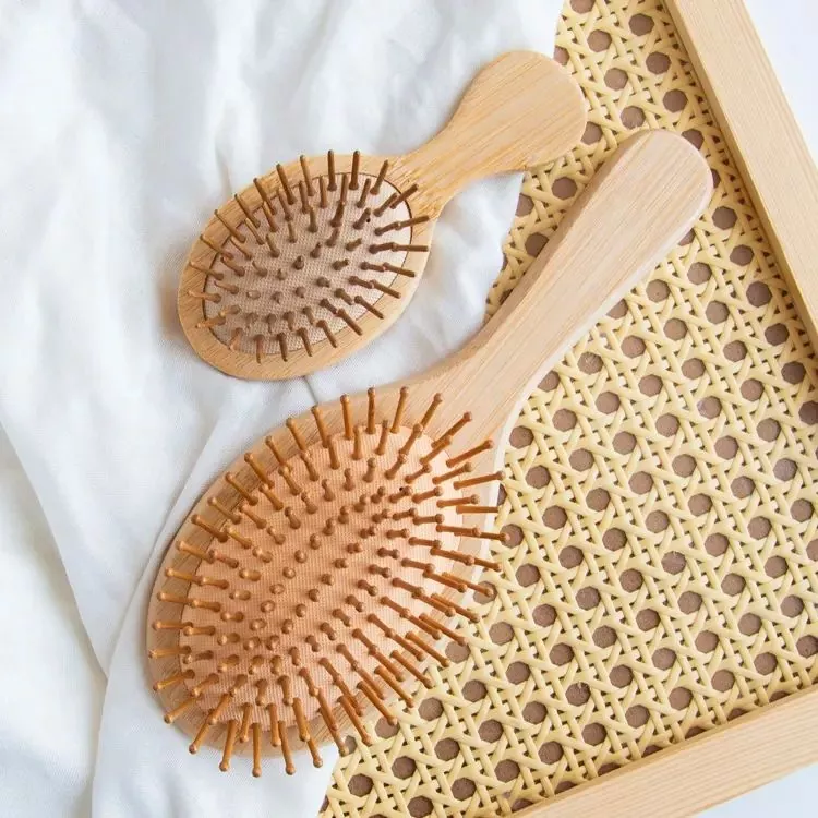 Brosse à cheveux en bambou naturel