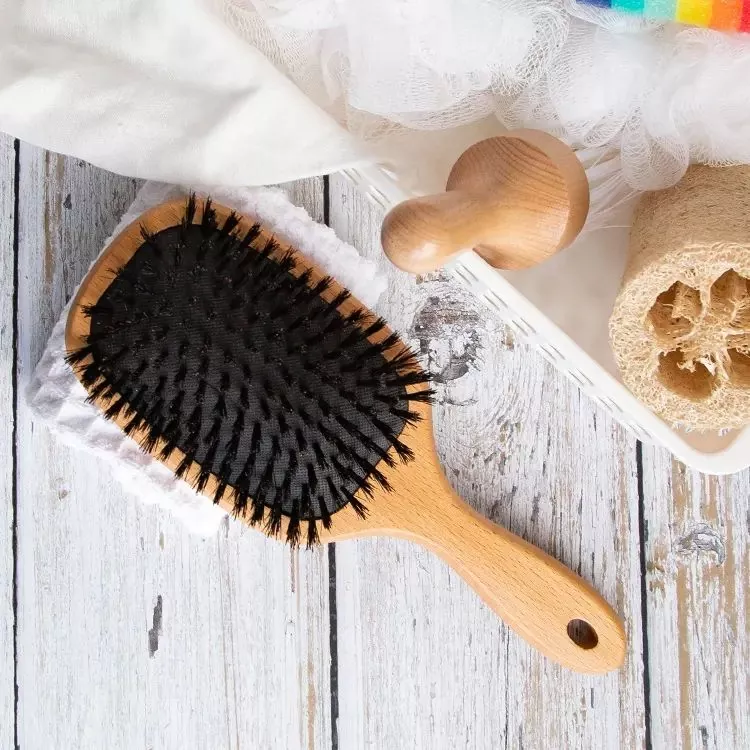 Brosse à cheveux en bois